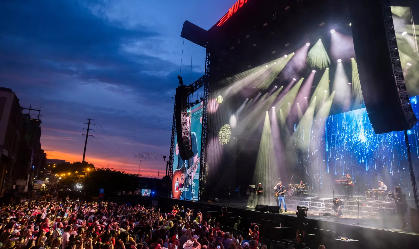 Chris Young at Music City July 4th
