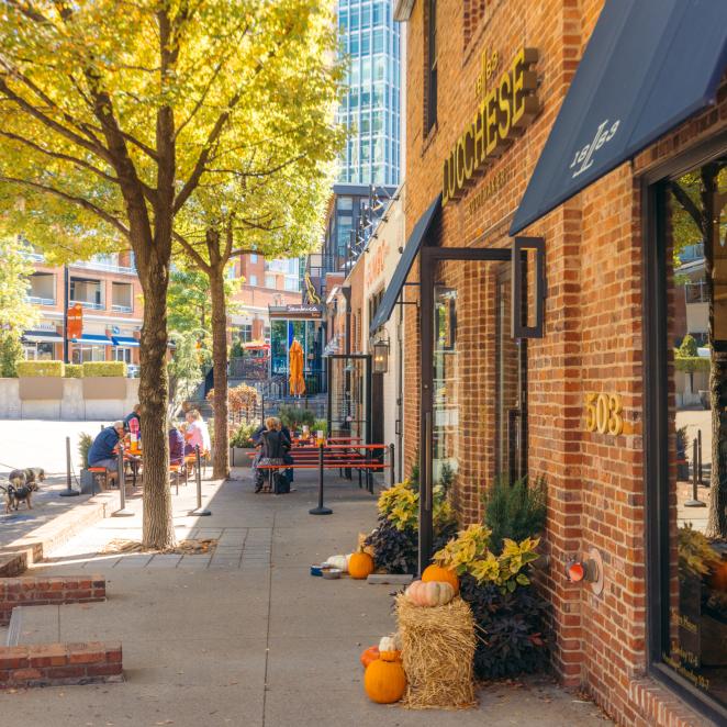 Graces Alley during the fall in The Gulch