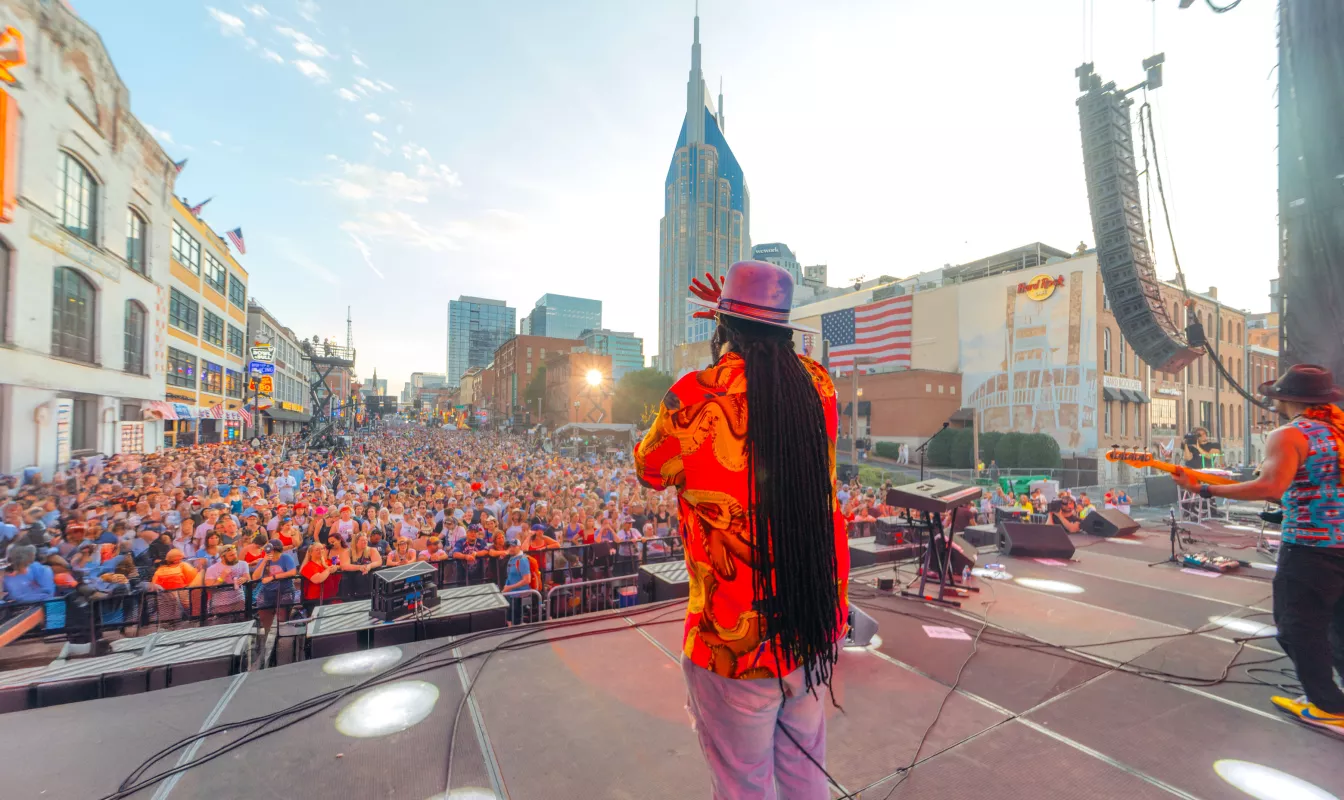 Gramps Morgan performing at July 4th