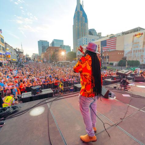 Gramps Morgan performing at July 4th