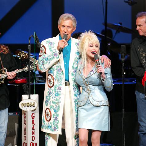 Dolly Performing at Grand Ole Opry