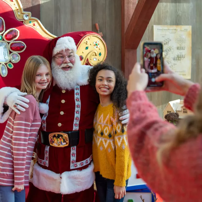 Gaylord Santa Photos