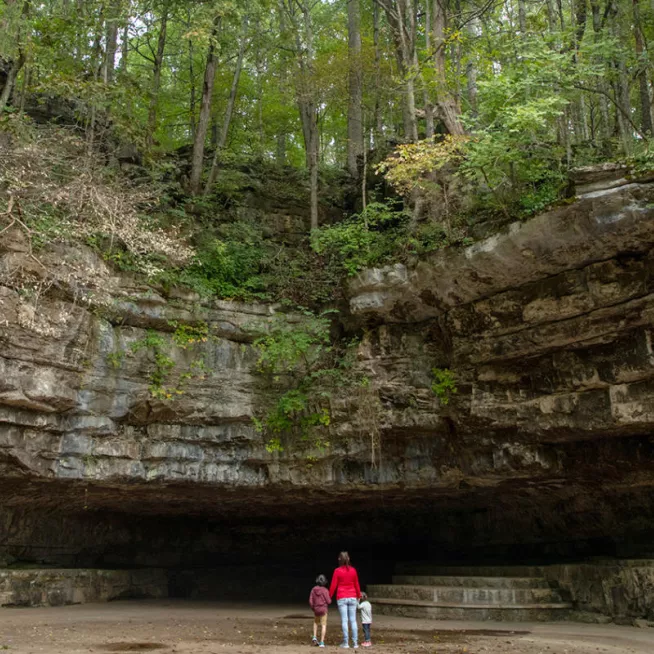 Dunbar Cave State Park