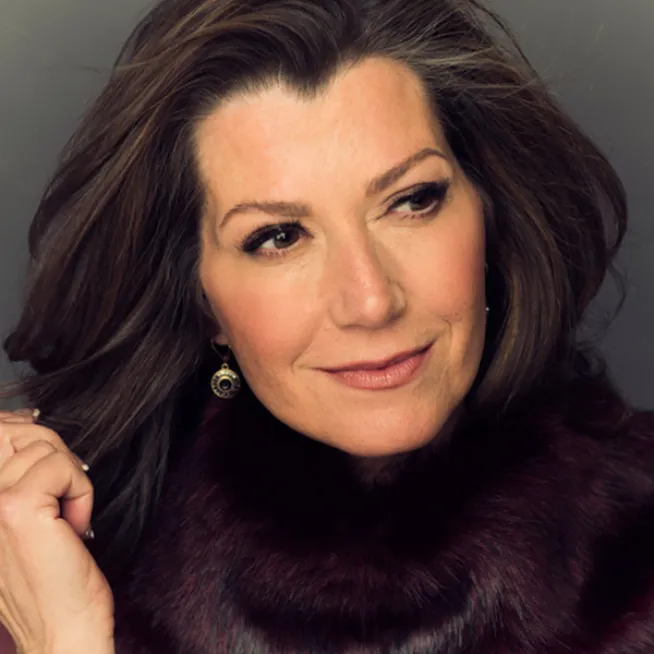 Amy Grant Headshot