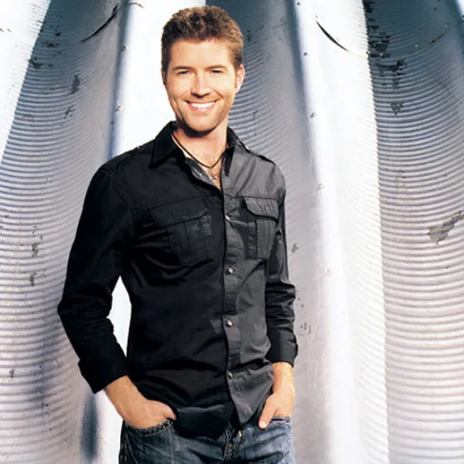 Josh Turner headshot