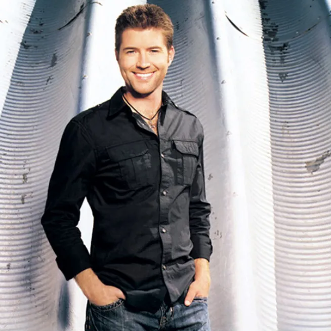 Josh Turner headshot