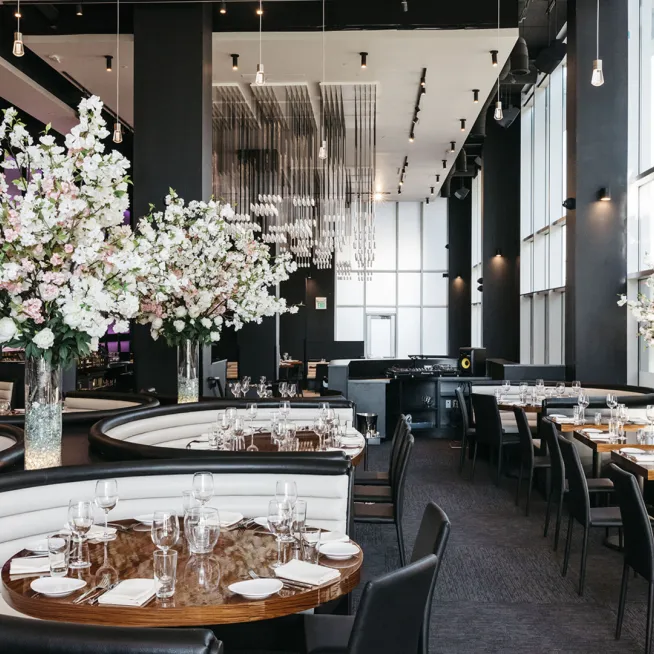 • Ideal for meetings, wine tastings, seated dinners, corporate
or special events
• Located in the main dining room for the ultimate vibe dining
experience
• Music from the DJ piped in for the ultimate atmosphere