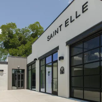 Saint Elle boasts 8,000 square feet of open venue space. The Layout offers a seamless flow for vendors, planners and clients allowing for endless options for event design and atmosphere.