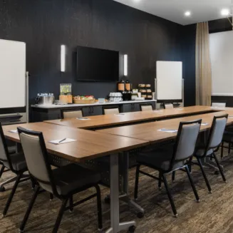 Host your next meeting or event in The Bedford, our on-site, 1,096-square-foot versatile venue. A pre-function area makes the perfect breakout spot or event registration area.