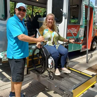 Xperience Nashville offers a wheelchair accessible sightseeing tour of Music City.