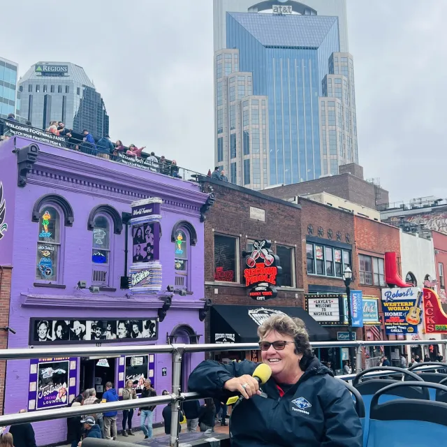 Gray Line Tennessee Tour Guide on Broadway